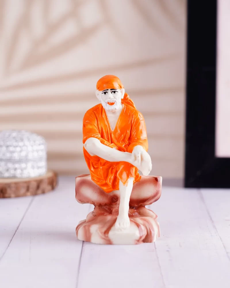 Sai Baba idol depicting divine serenity and spiritual presence