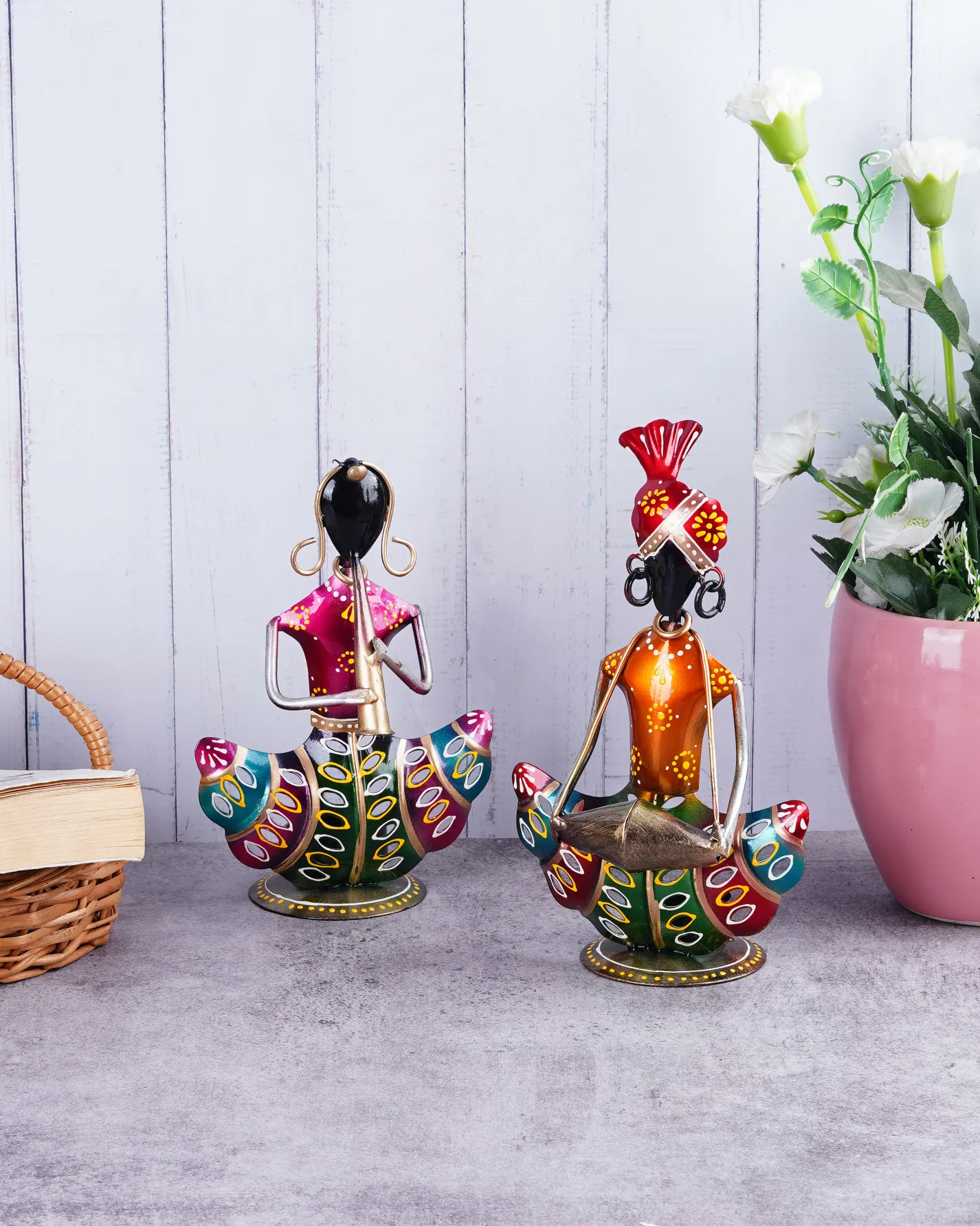 Vibrant-Couple-Tea-Light-Holder-handicfact-Decor Wrought iron tea light holder featuring Rajasthani folk art, perfect for ambiance.